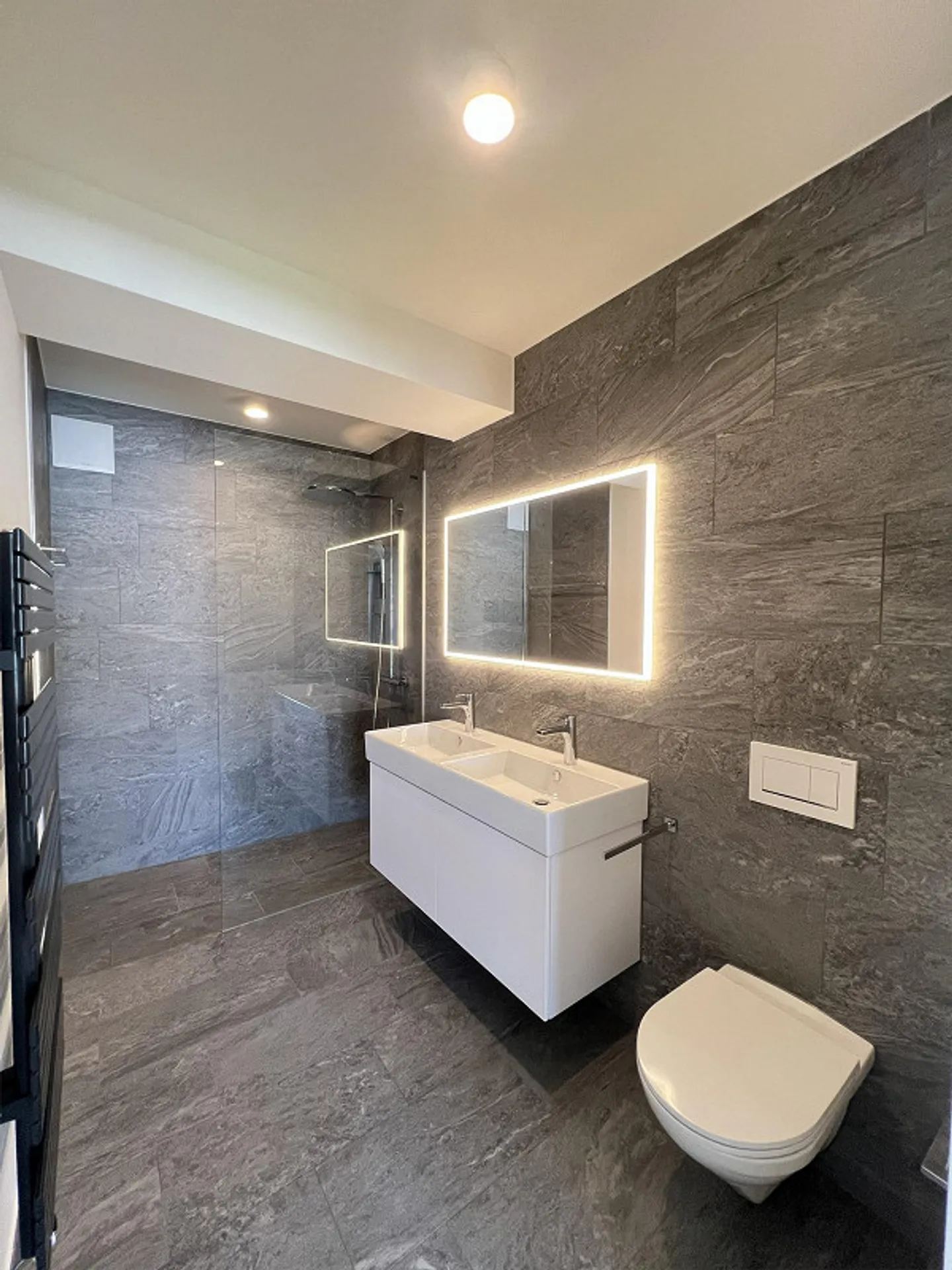 Appartement moderne de 3,5 pièces au centre-ville - Photo 10 sur 13