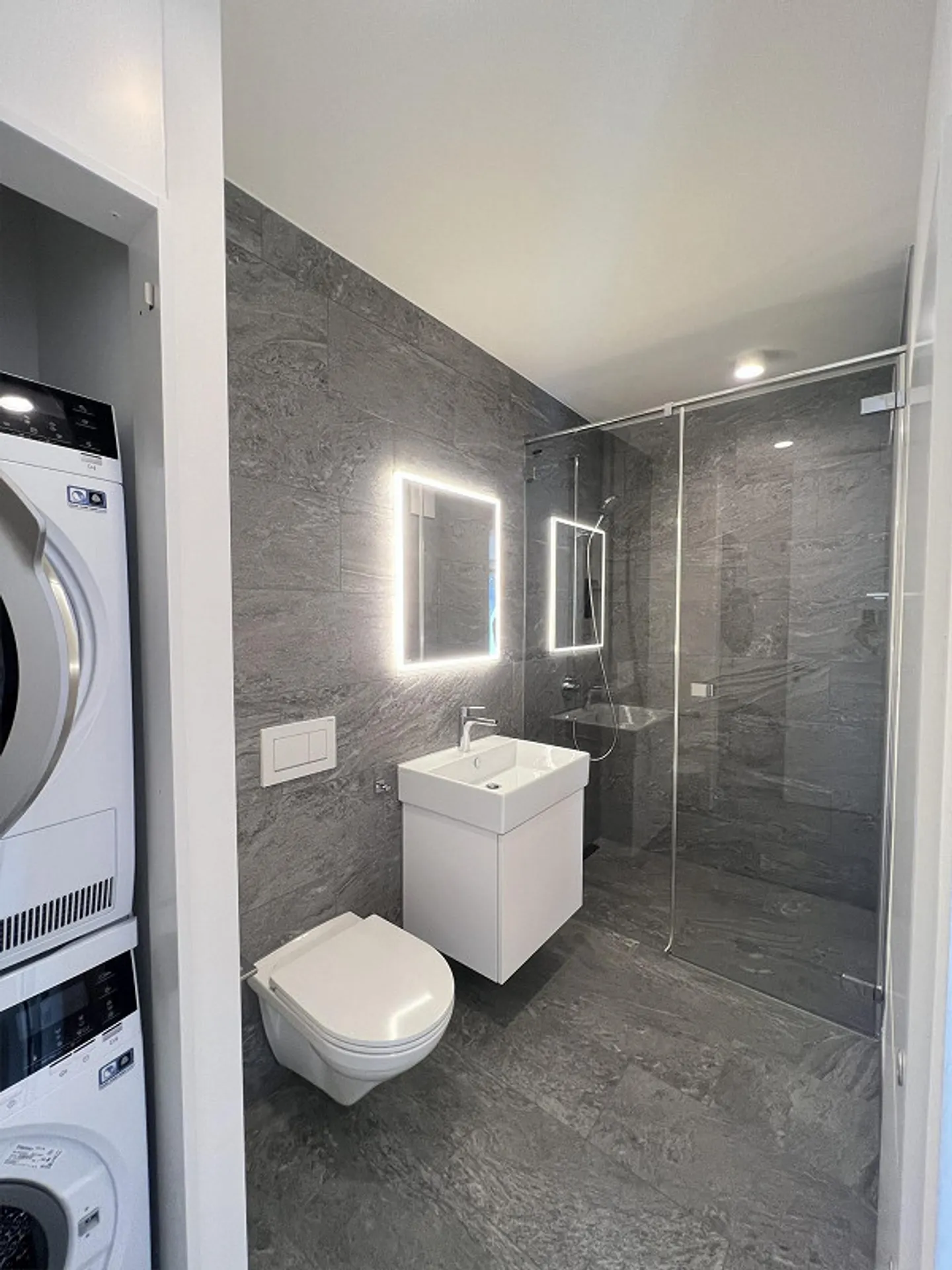 Appartement moderne de 3,5 pièces au centre-ville - Photo 12 sur 13