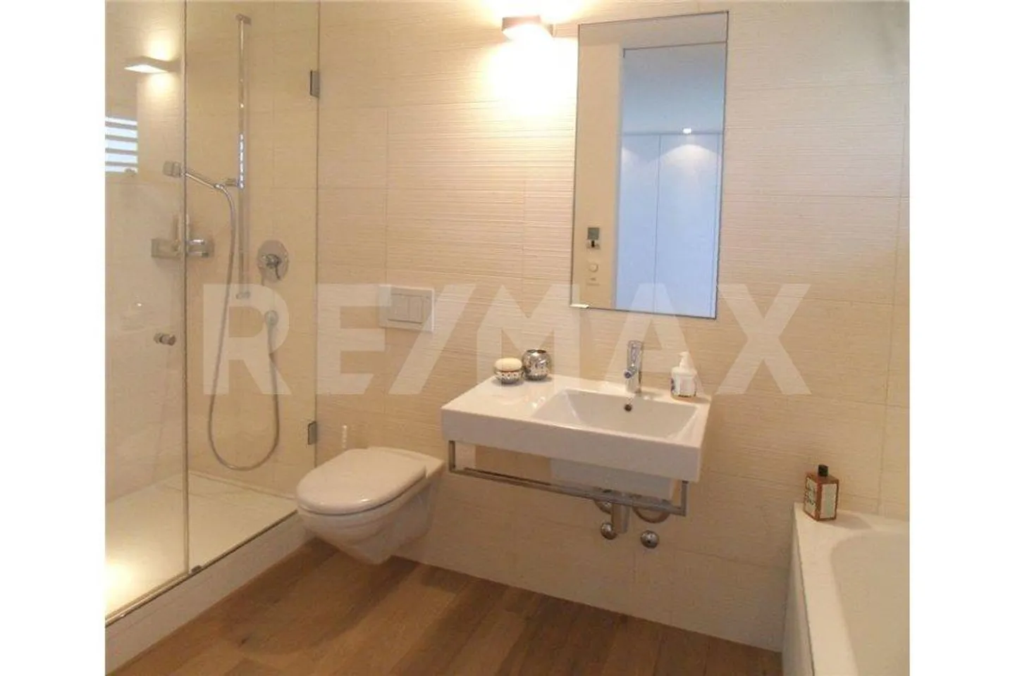 Willful. Authentic. Urban - in the middle of the mountains. Lifestyle in Beatenberg! - Photo 12 of 13