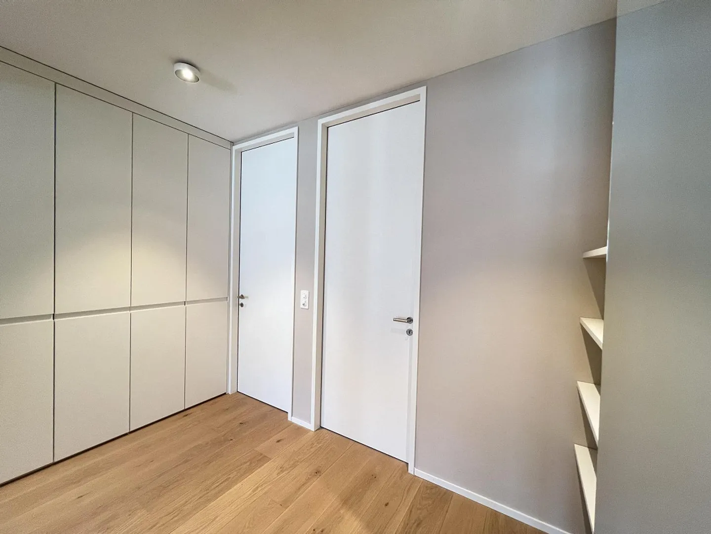 Appartement moderne de 3,5 pièces au centre-ville - Photo 8 sur 13