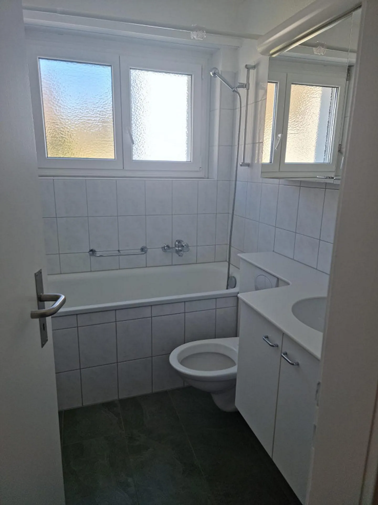 Great 3.5 Room Apartment in a Central Location in Sunny Züri-Oberland - Photo 6 of 6