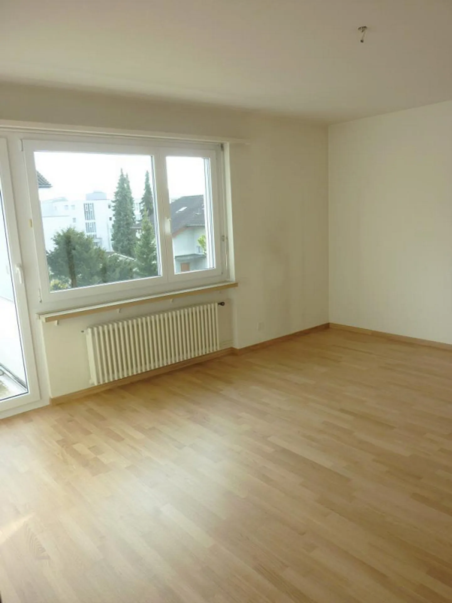 Zentrales Studio mit Balkon - Foto 2 von 5