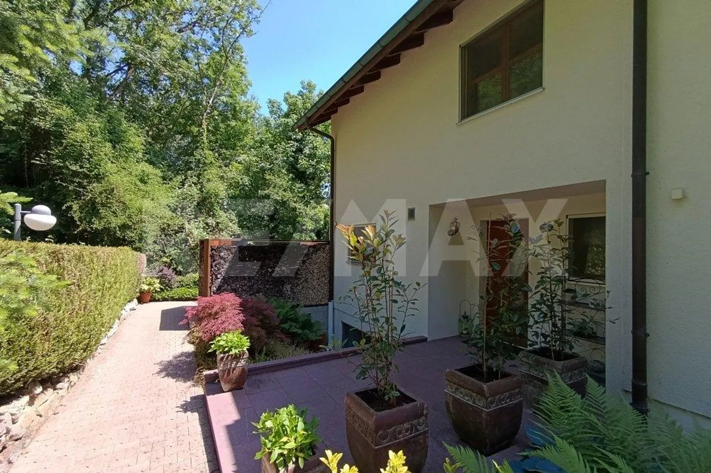 Maison familiale avec jardin idyllique et potentiel d'extension - Photo 3 sur 13