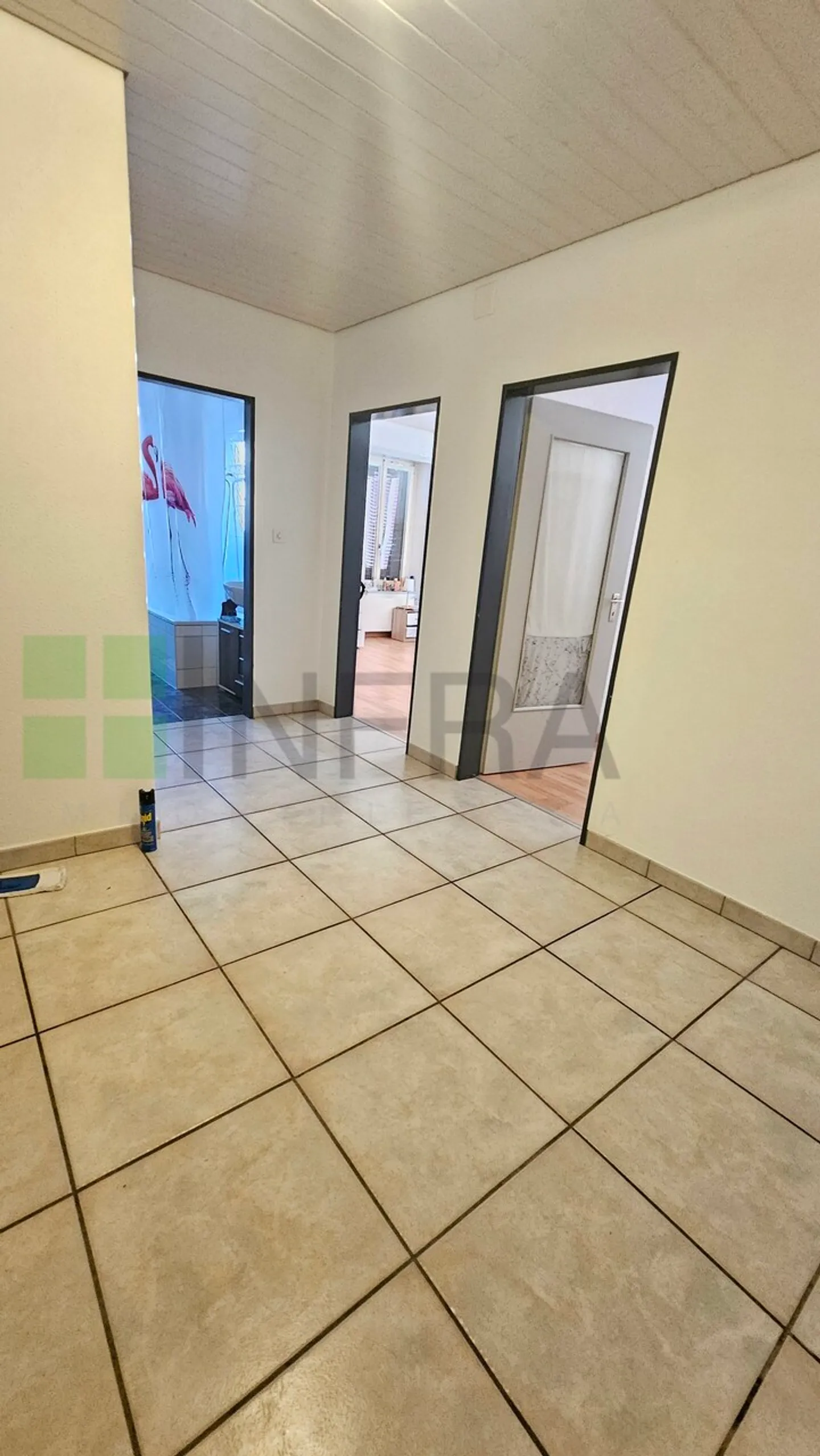 Apartment - Photo 8 of 13
