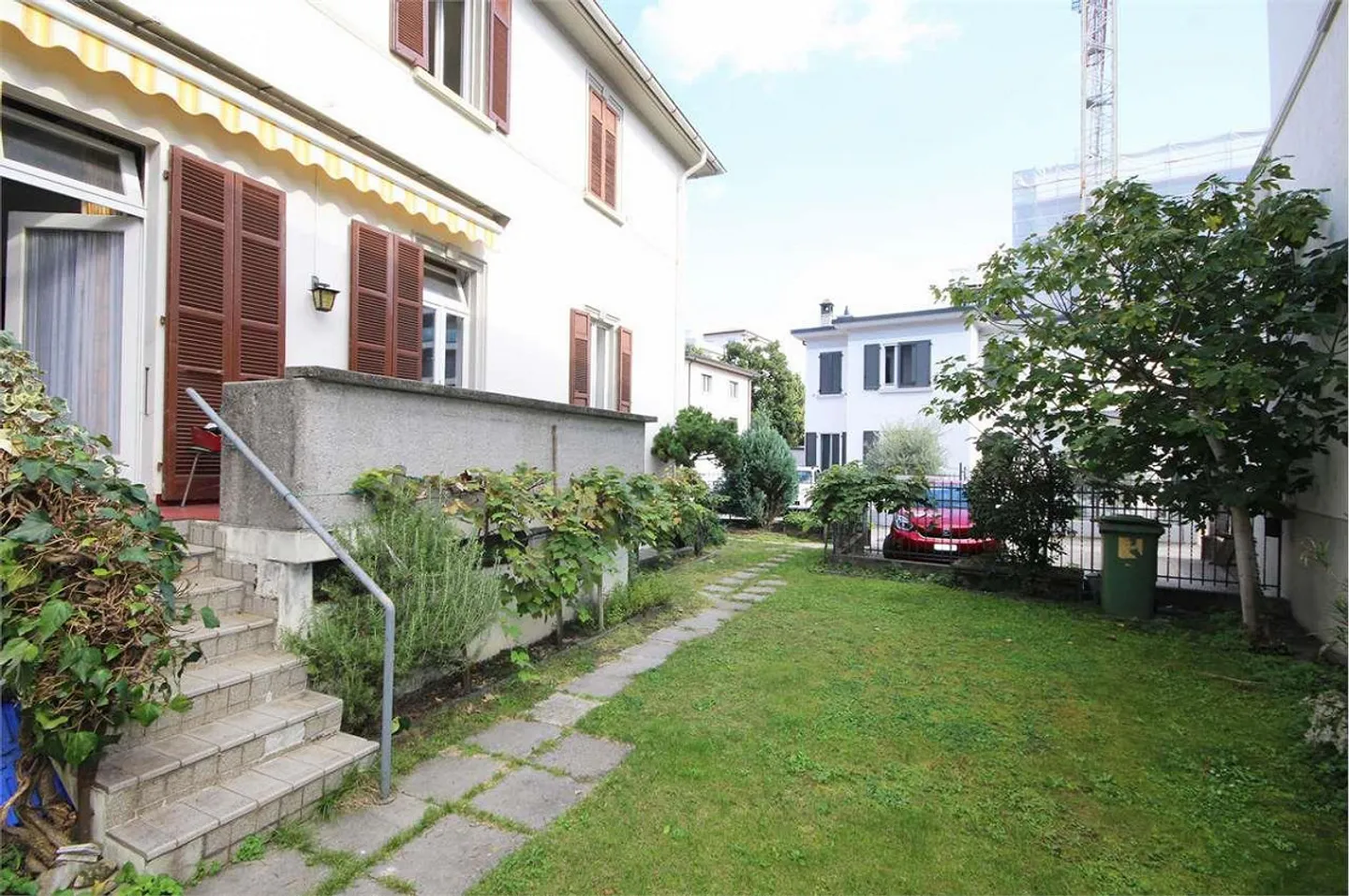 Chiasso: Casa d'epoca con giardino e due posti auto in centro - Foto 10 di 11