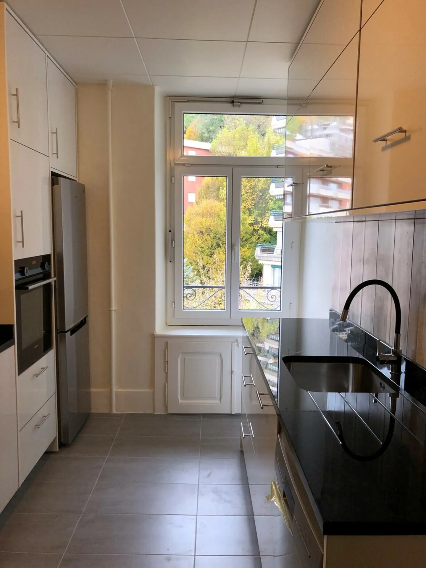 DA AFFITTARE
APPARTAMENTO 4.5 STANZE CON VISTA IMPAREGGIABILE
TERRITET - Foto 4 di 9