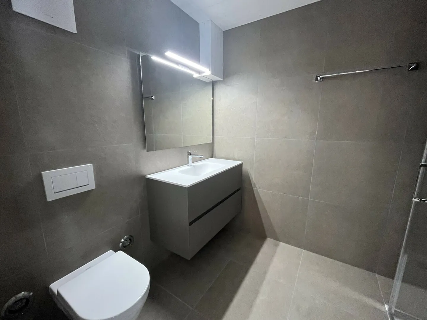 Magnificent 3.5-room apartment with gallery in Assens - Photo 8 of 9