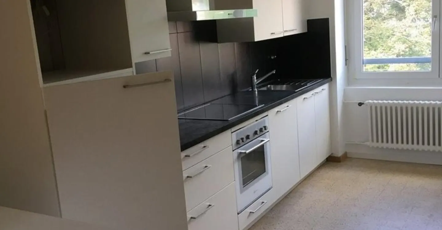 Joli Appartement avec Balcon - Photo 2 sur 8