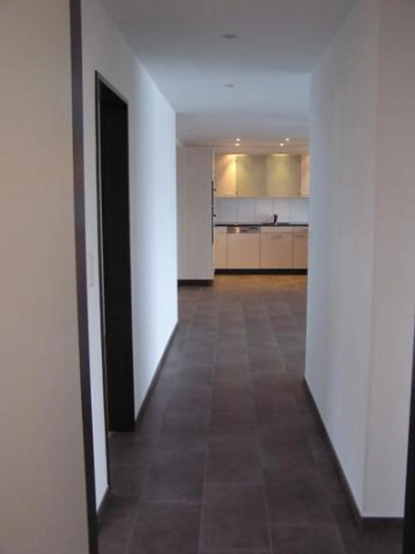 Appartement spacieux et calme de 4 1/2 pièces - Photo 10 sur 10