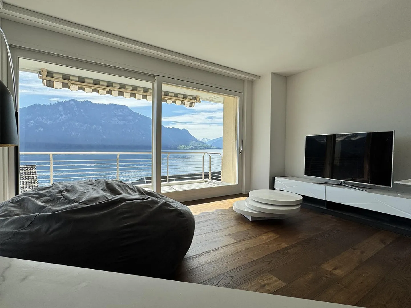 Dreamlike 2.5-room apartment in Weggis - Photo 3 of 12