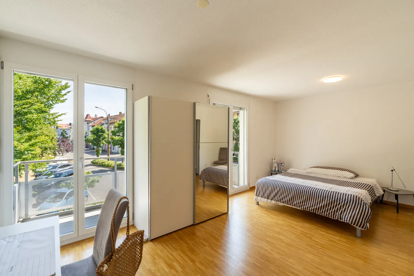 Living with Comfort: Spacious 5.5-Room Apartment in Biel! - Photo 6 of 11