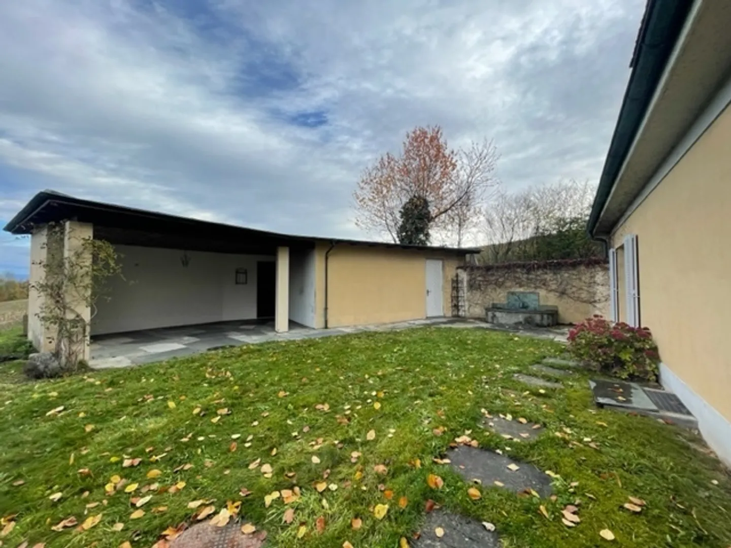 Charmantes Einfamilienhaus am Waldrand - Foto 3 von 12