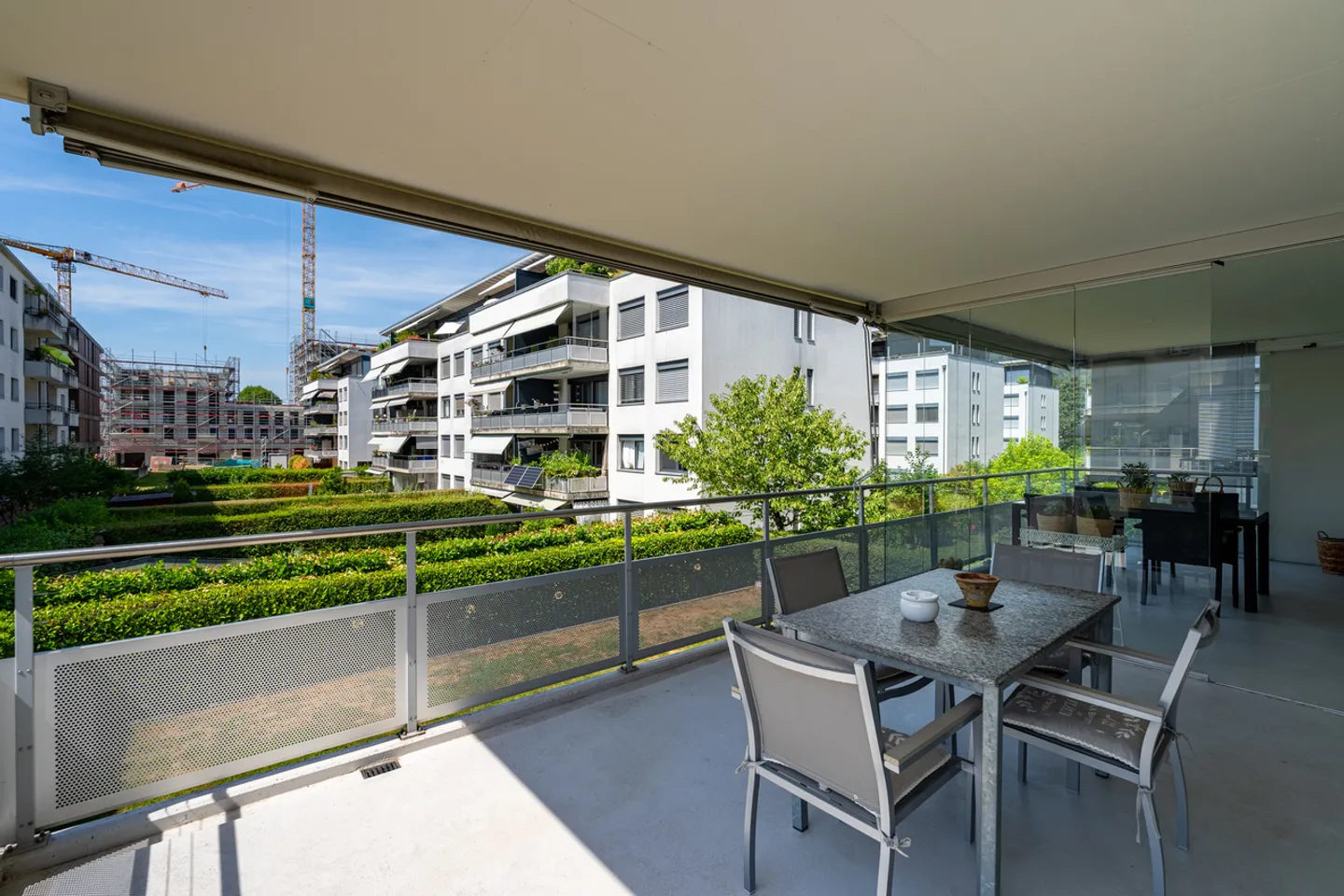 Living with Comfort: Spacious 5.5-Room Apartment in Biel! - Photo 2 of 11