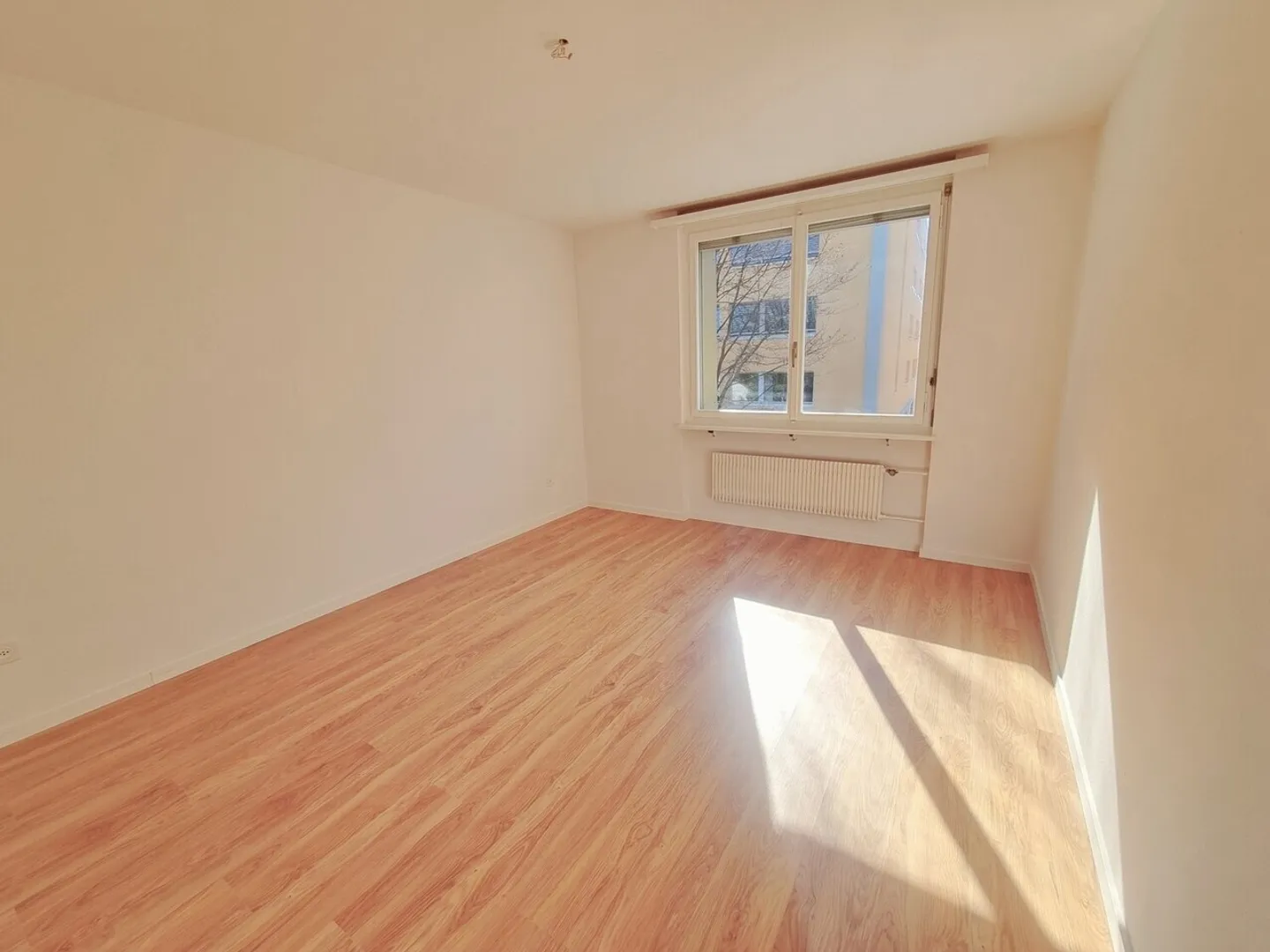 Geräumige Wohnung mit Grünblick - Foto 4 von 8