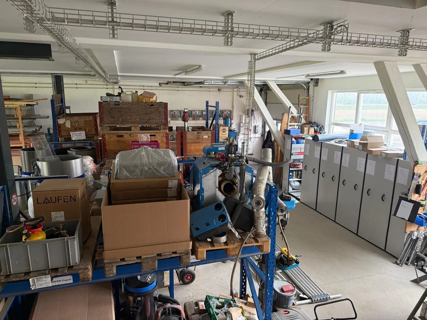 Industrial Hall with Office - Photo 5 of 11