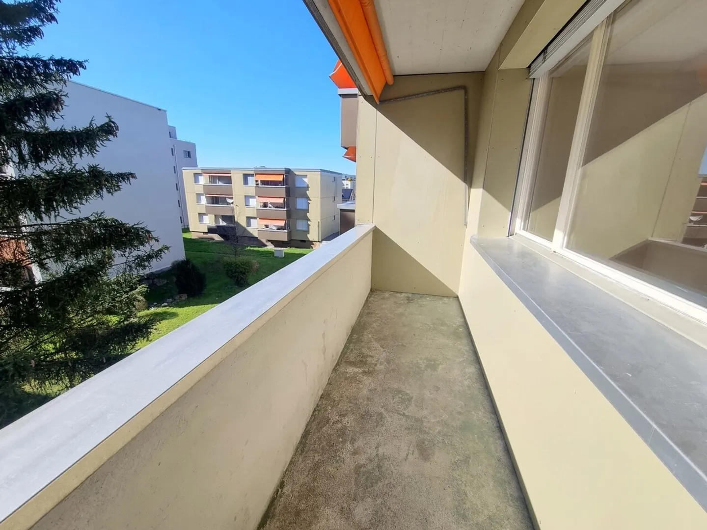 Geräumige Wohnung mit Grünblick - Foto 8 von 8