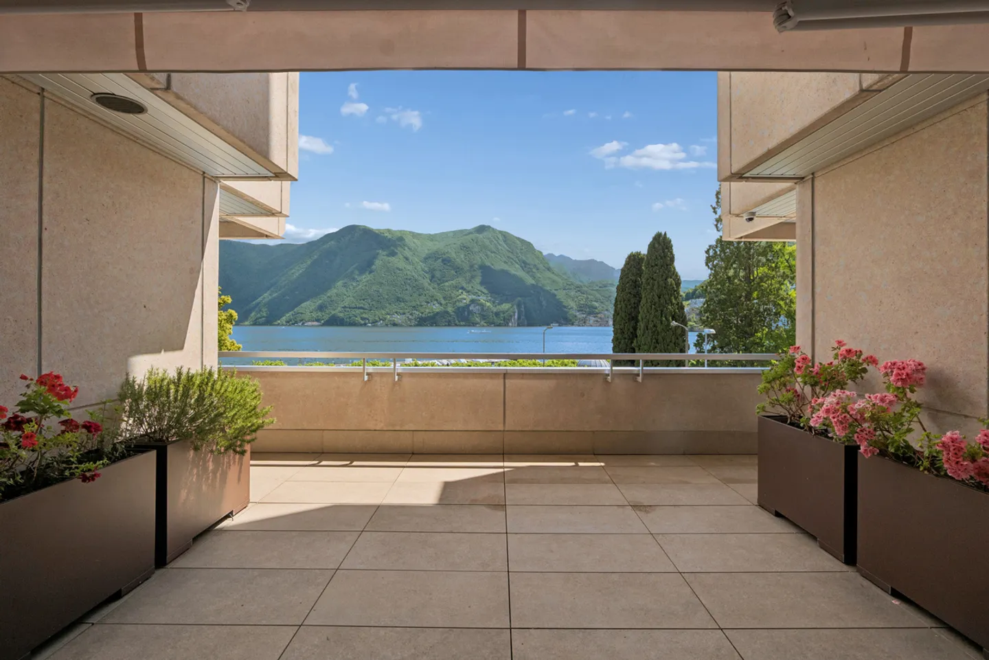Élégance contemporaine sur le lac de Lugano - Photo 11 sur 17