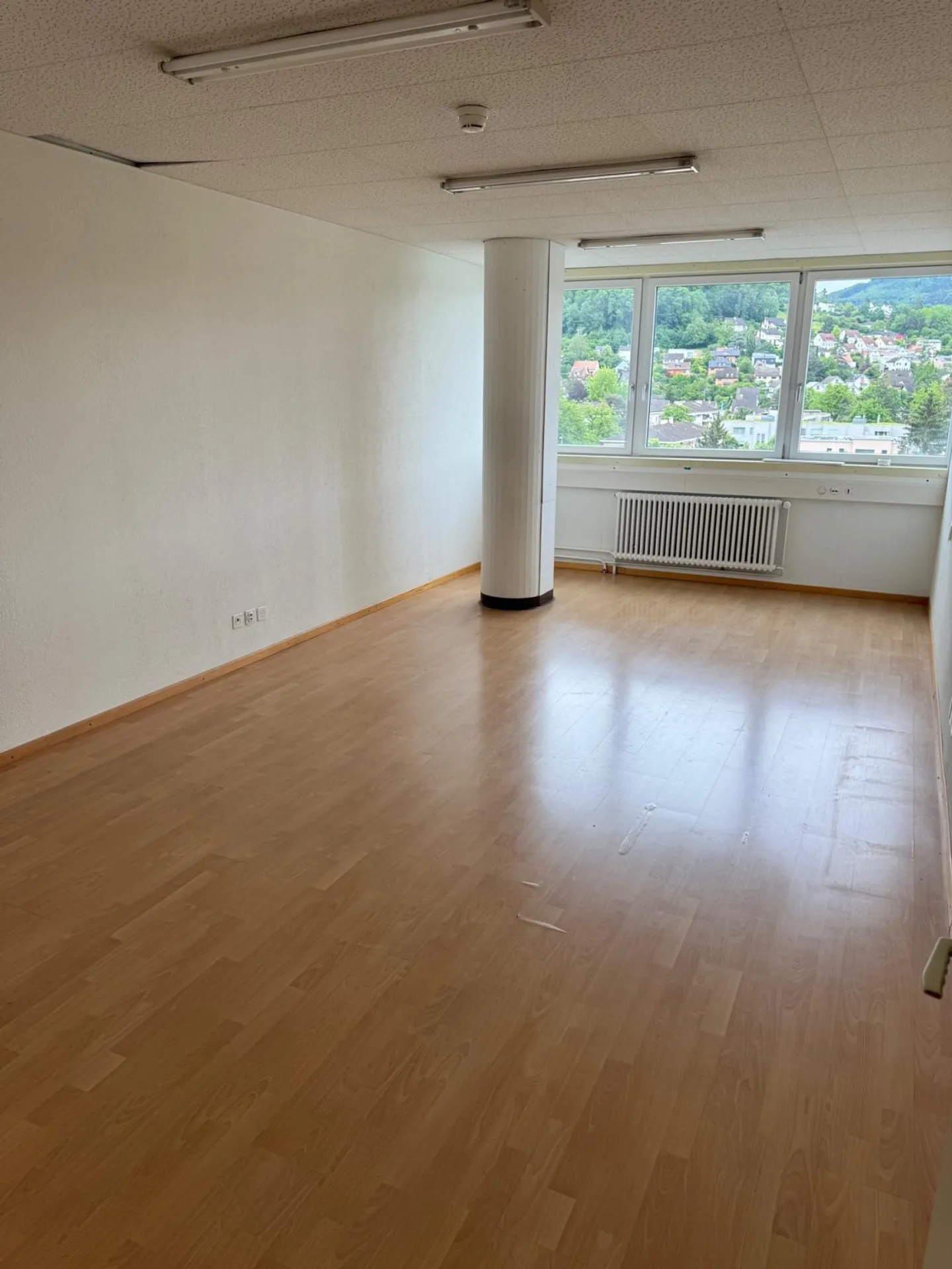 Espace de bureau/commercial moderne à louer à Muttenz - 400m² (Farnsburgerstrasse 8) - Photo 4 sur 9