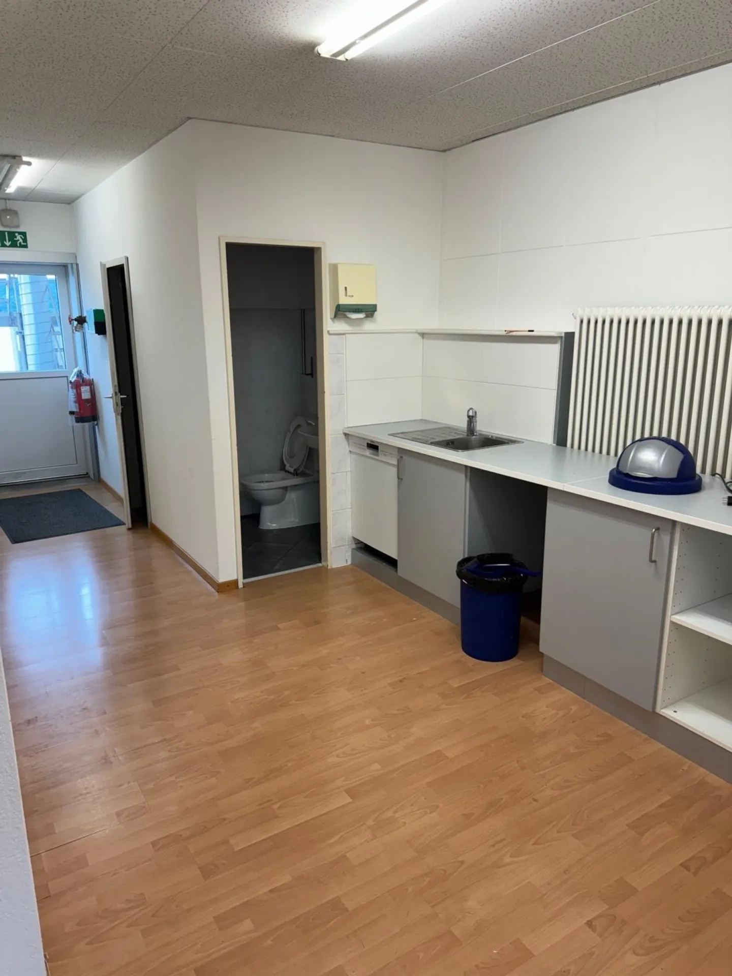 Espace de bureau/commercial moderne à louer à Muttenz - 400m² (Farnsburgerstrasse 8) - Photo 9 sur 9