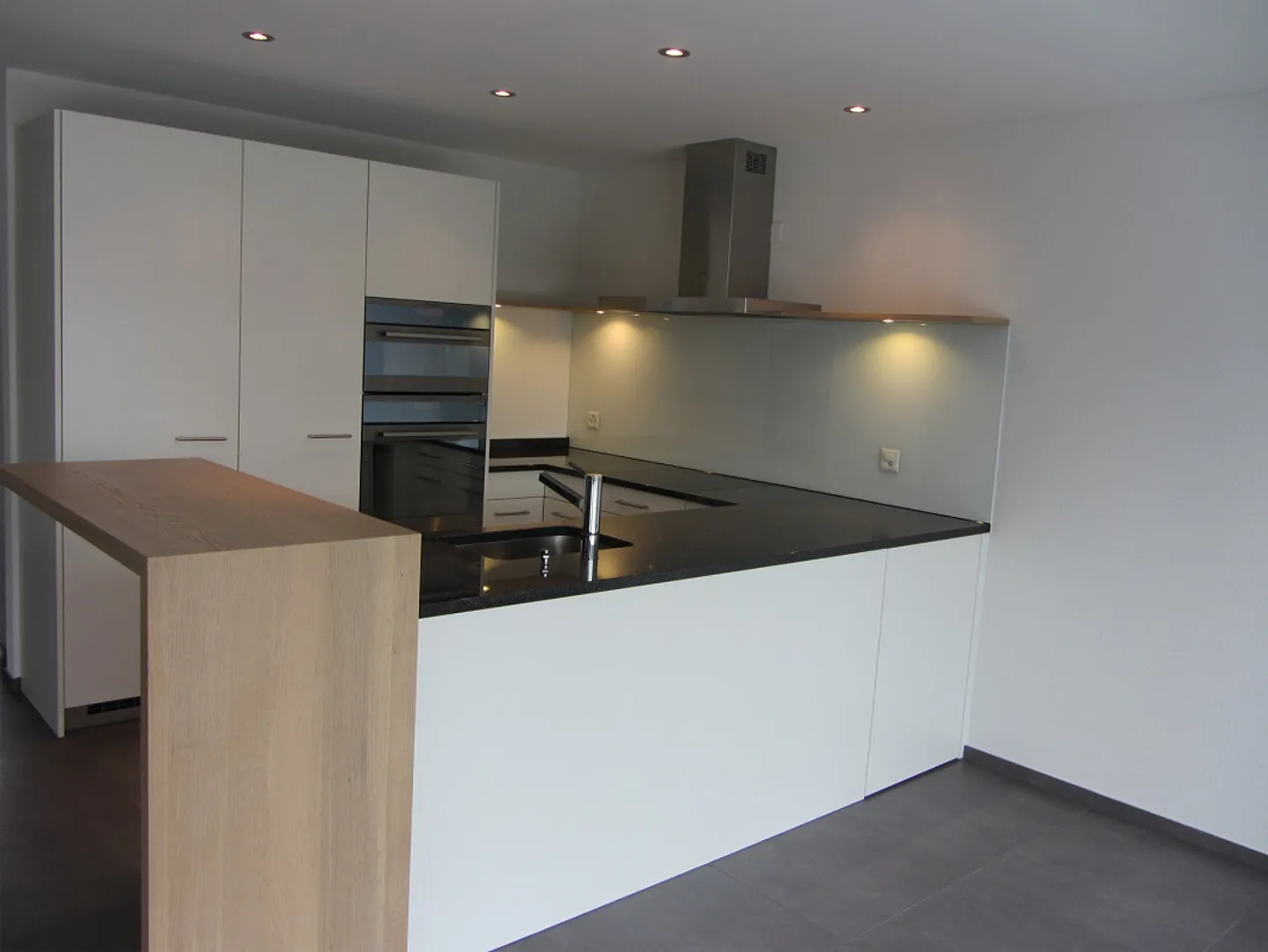 Appartement Attique Moderne 3,5 Pièces avec Belle Terrasse - Photo 1 sur 10