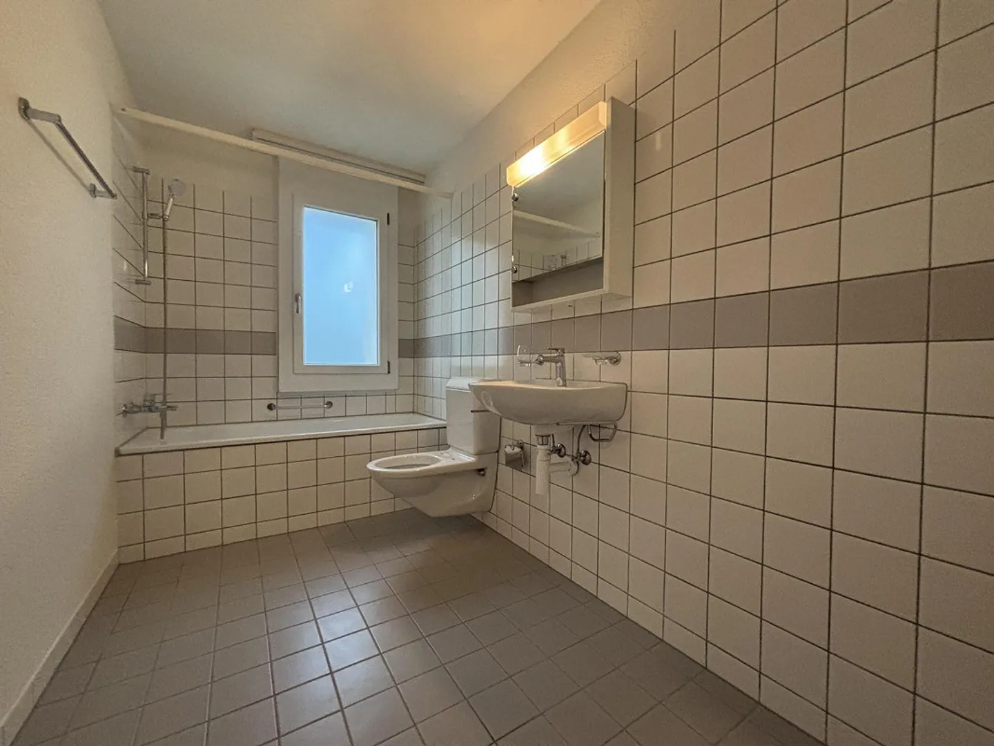 Bright 4.5 room apartment in a quiet neighborhood - Photo 4 of 9