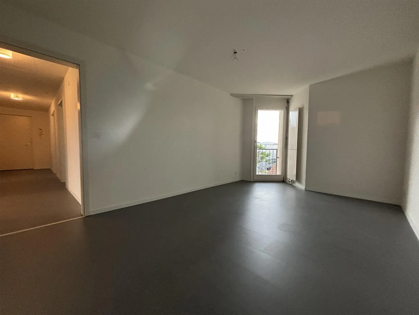 Bright 4.5 room apartment in a quiet neighborhood - Photo 5 of 9