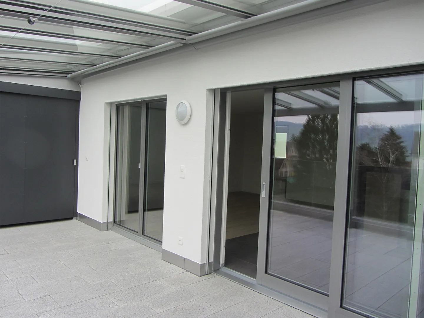 Appartement Attique Moderne 3,5 Pièces avec Belle Terrasse - Photo 7 sur 10