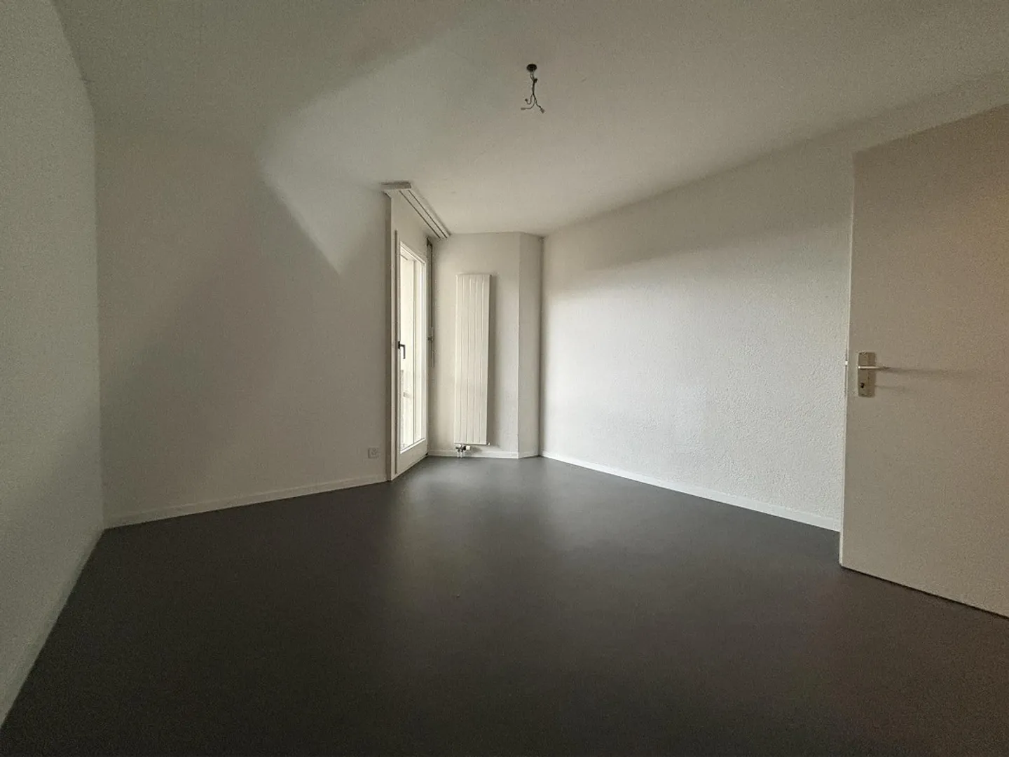 Bright 4.5 room apartment in a quiet neighborhood - Photo 8 of 9