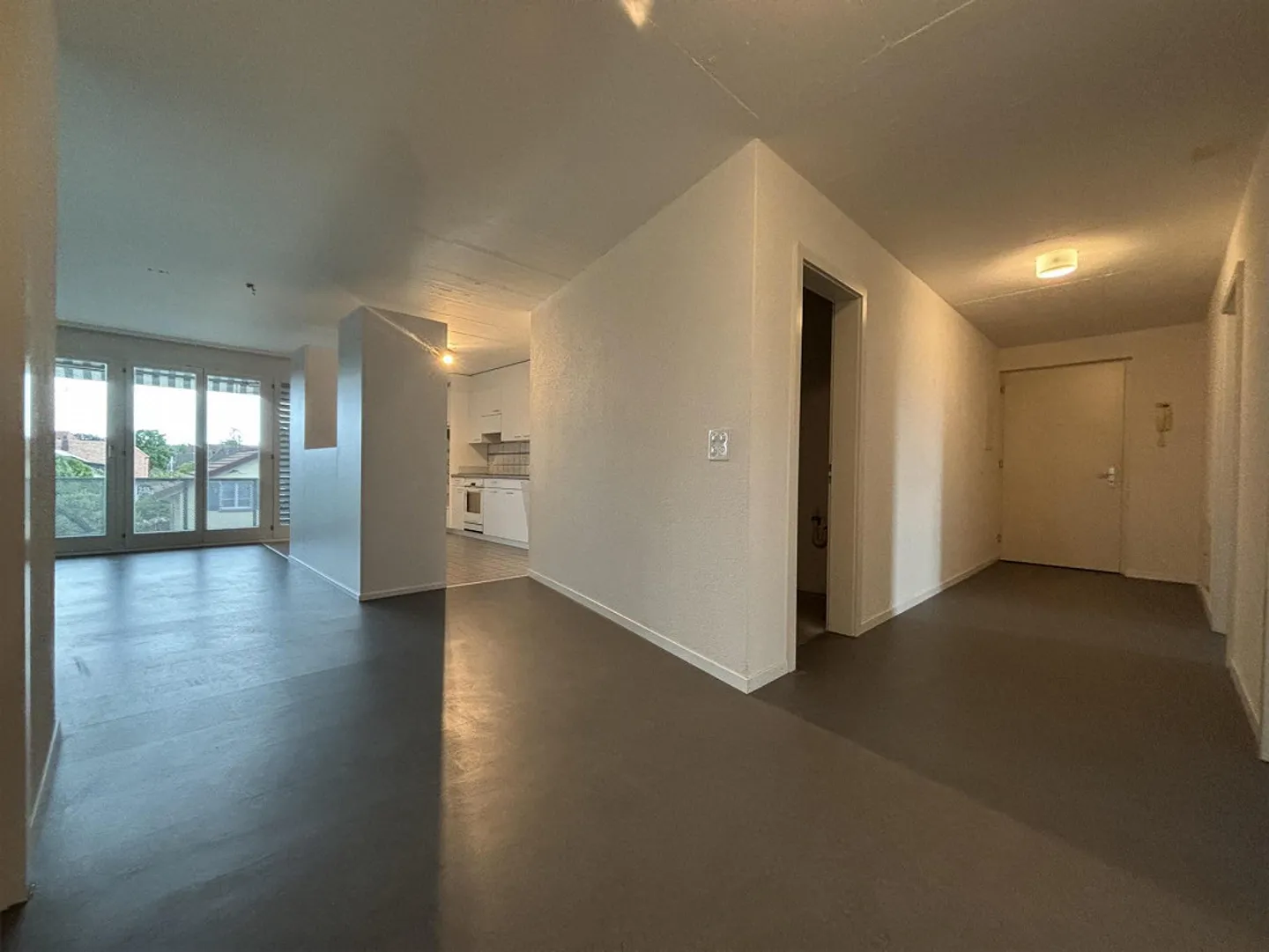 Bright 4.5 room apartment in a quiet neighborhood - Photo 9 of 9