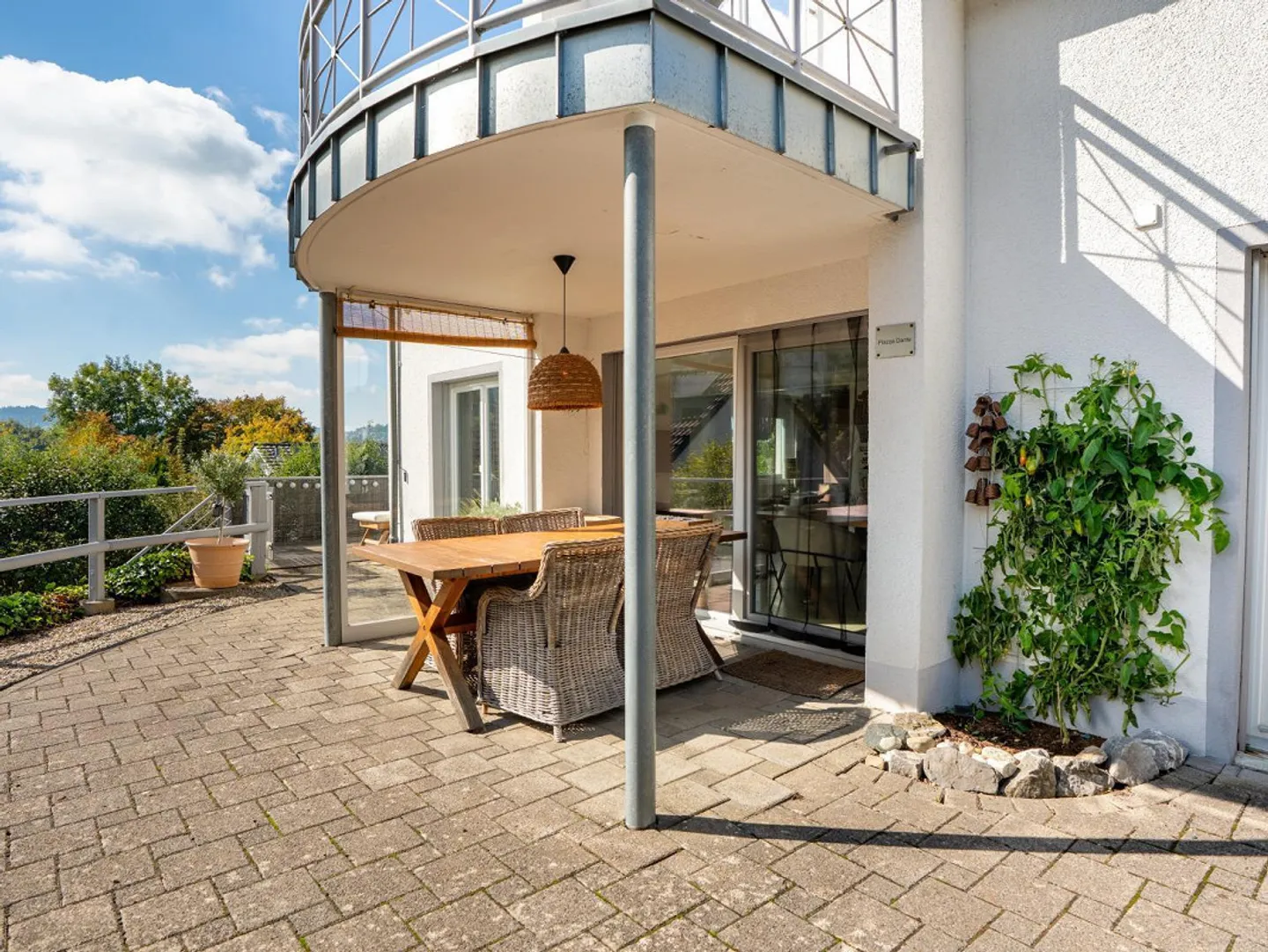 "Beautiful Living" in a Sunny Location - Photo 2 of 10
