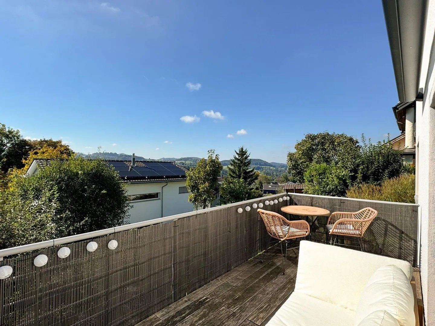 "Beautiful Living" in a Sunny Location - Photo 3 of 10