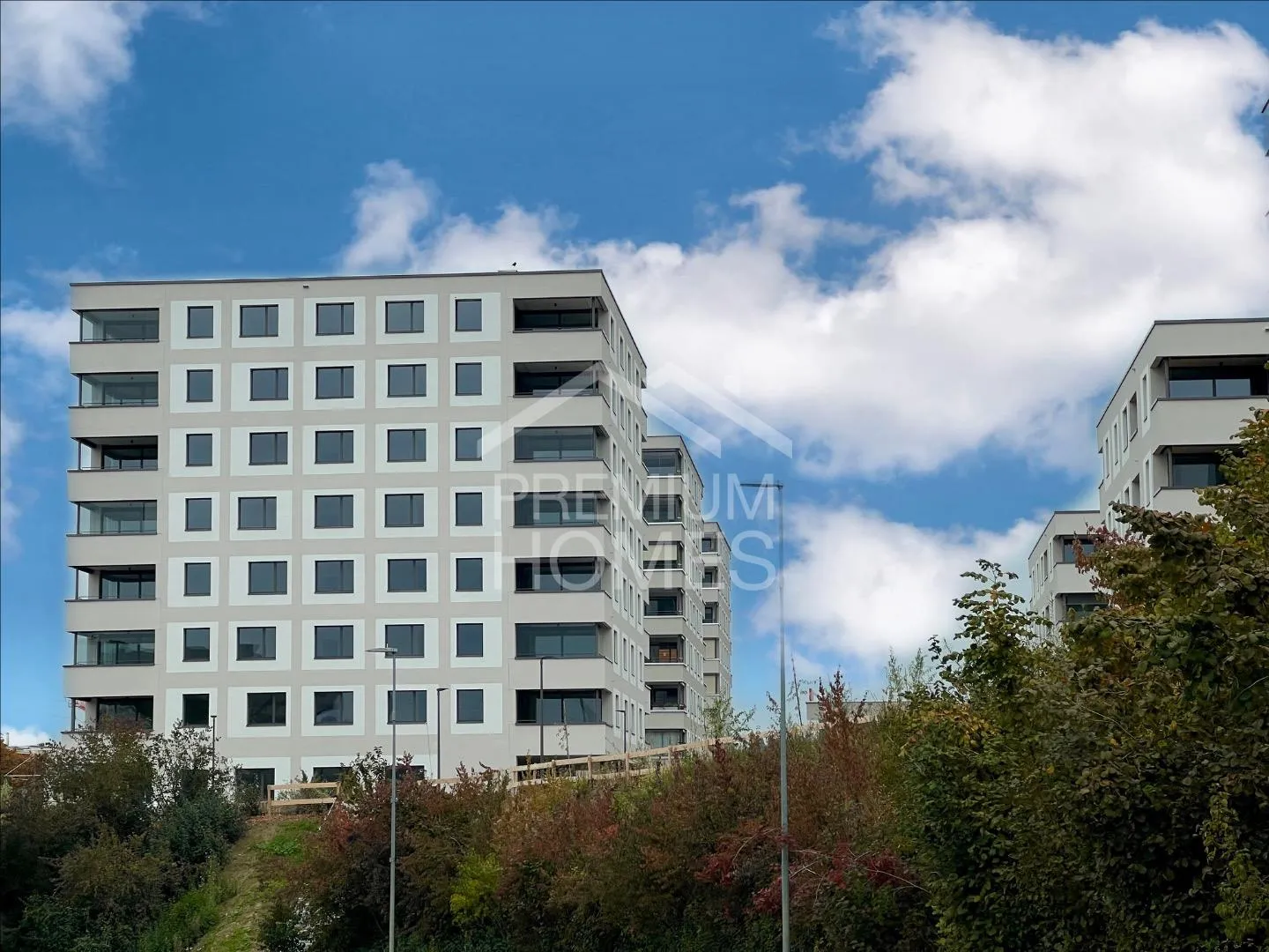 Nouveau bâtiment au cœur de la ville - Photo 1 sur 5