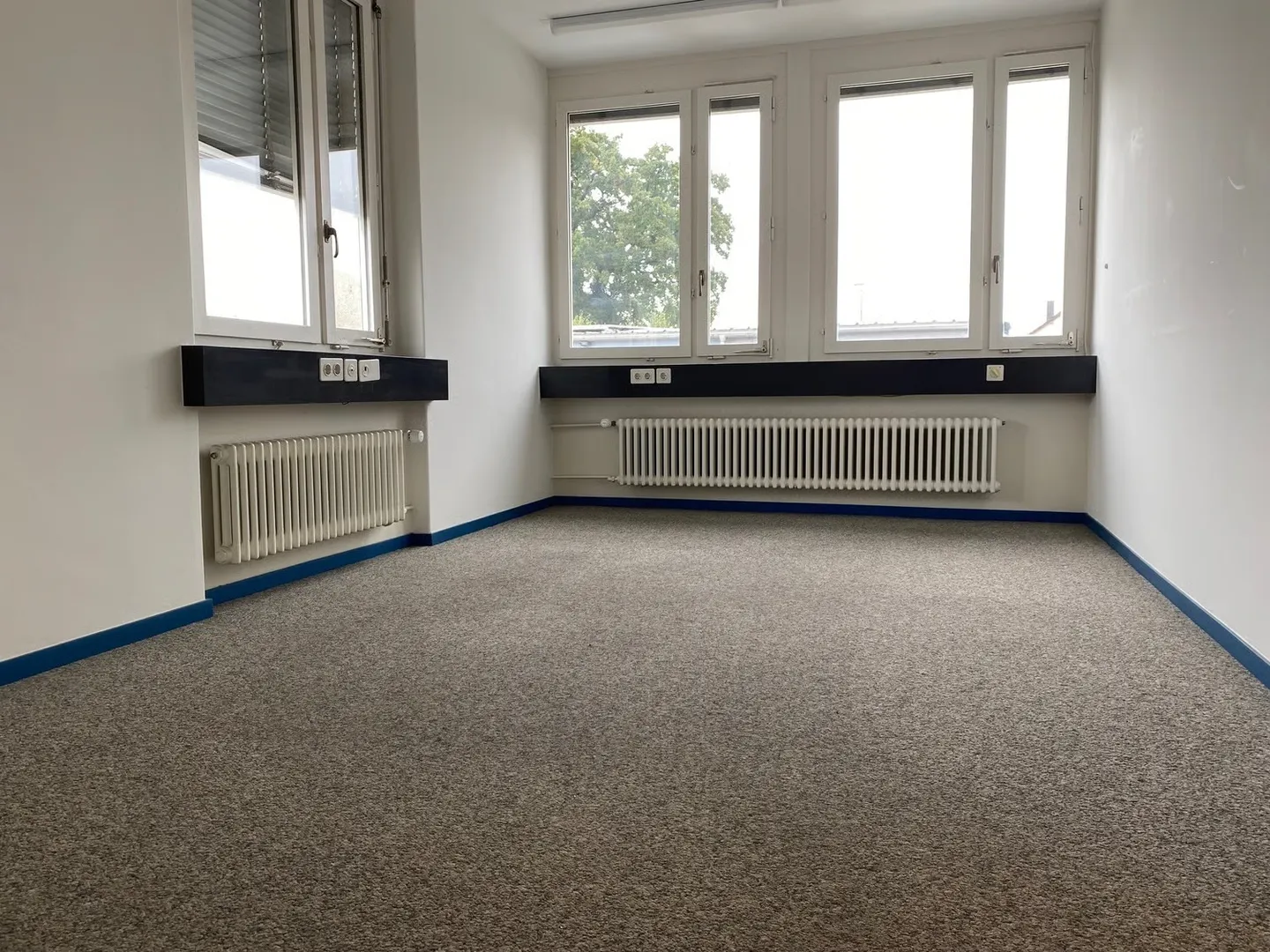 Bureau, 4112 Bättwil - Photo 1 sur 2