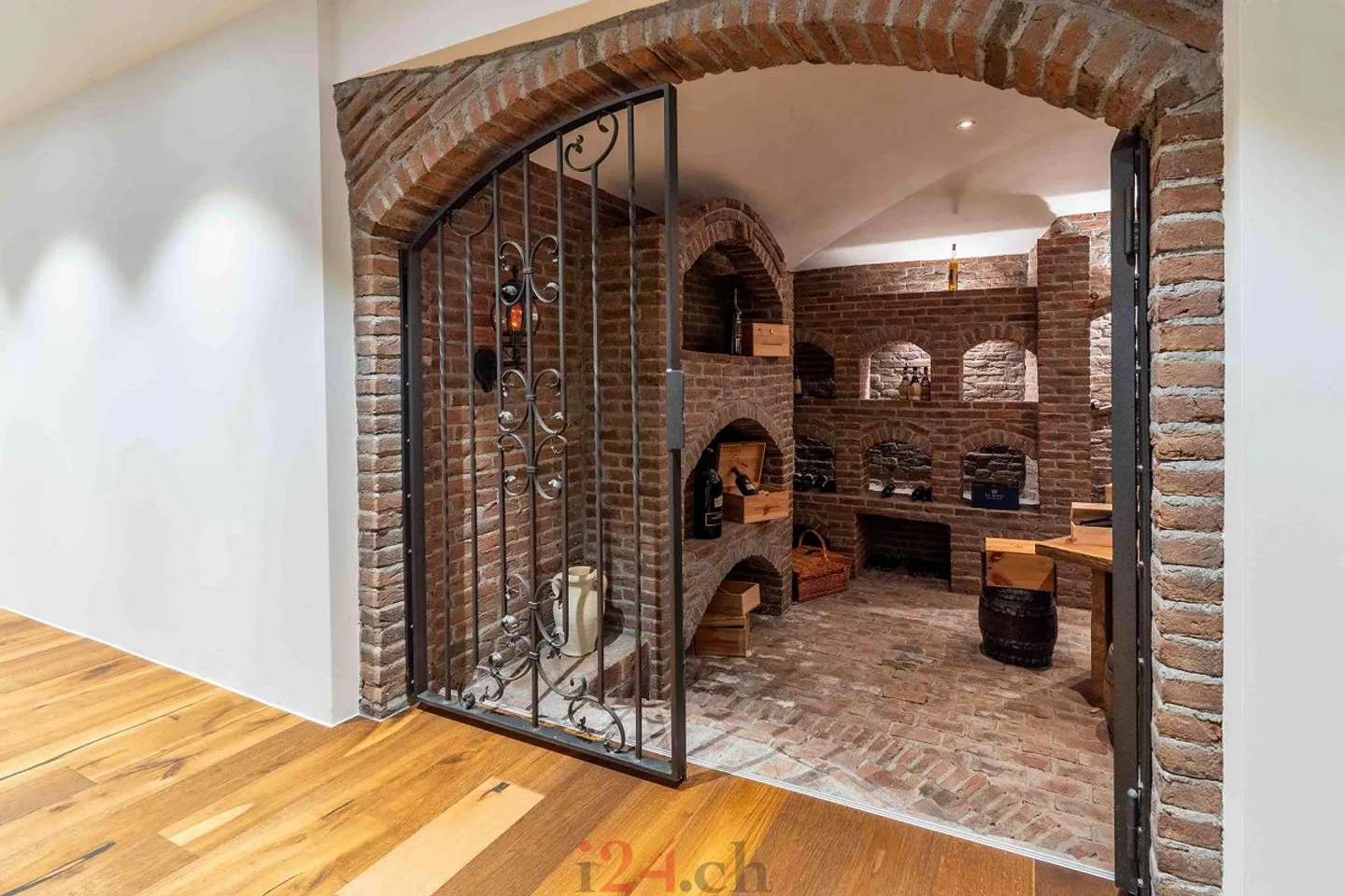 Tuscan Luxury Dream with Panoramic View – 7.5-Room Villa with Pool - Photo 14 of 19