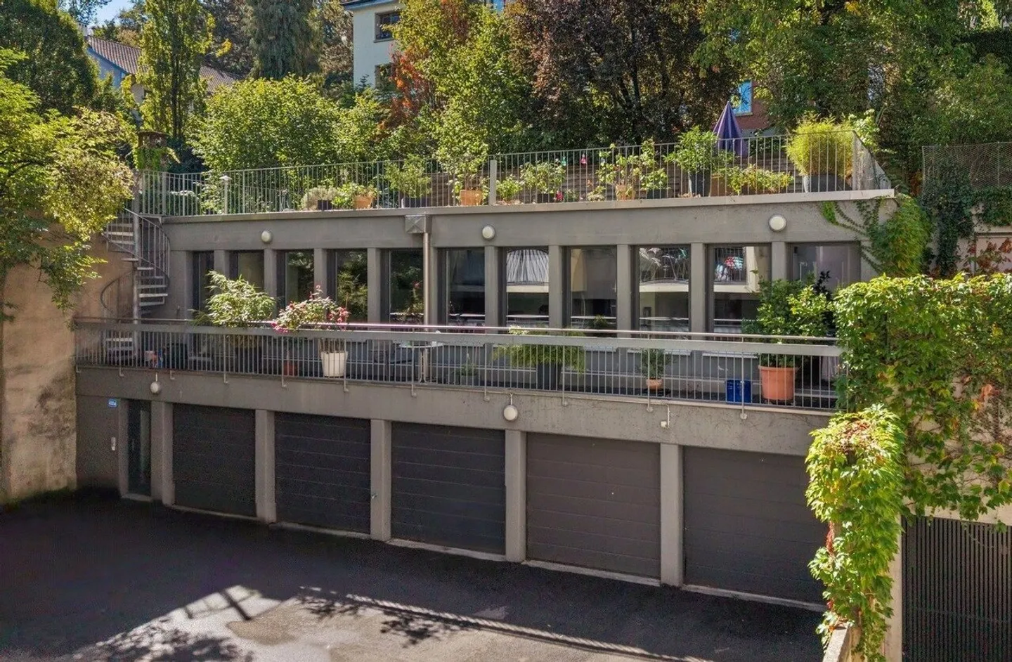 Loft con impressionante terrazza sul tetto nel «Gundeli» - Foto 1 di 9