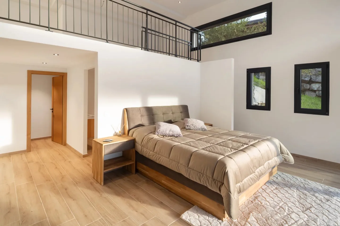 Exceptional 5.5-room chalet in Crans-Montana - Stunning view and jacuzzi - Photo 46 of 49