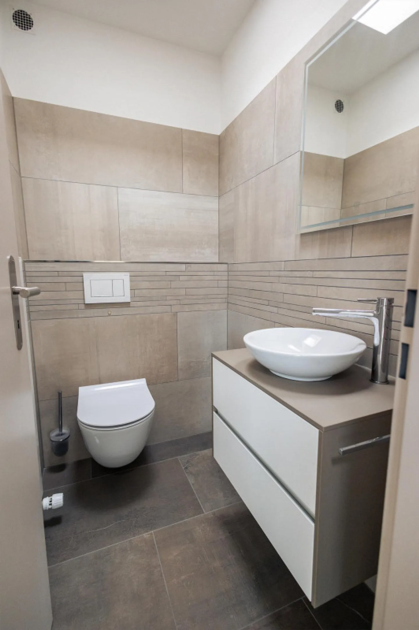 Appartement en attique de 3,5 pièces avec grande terrasse à Rütihof - Photo 7 sur 16