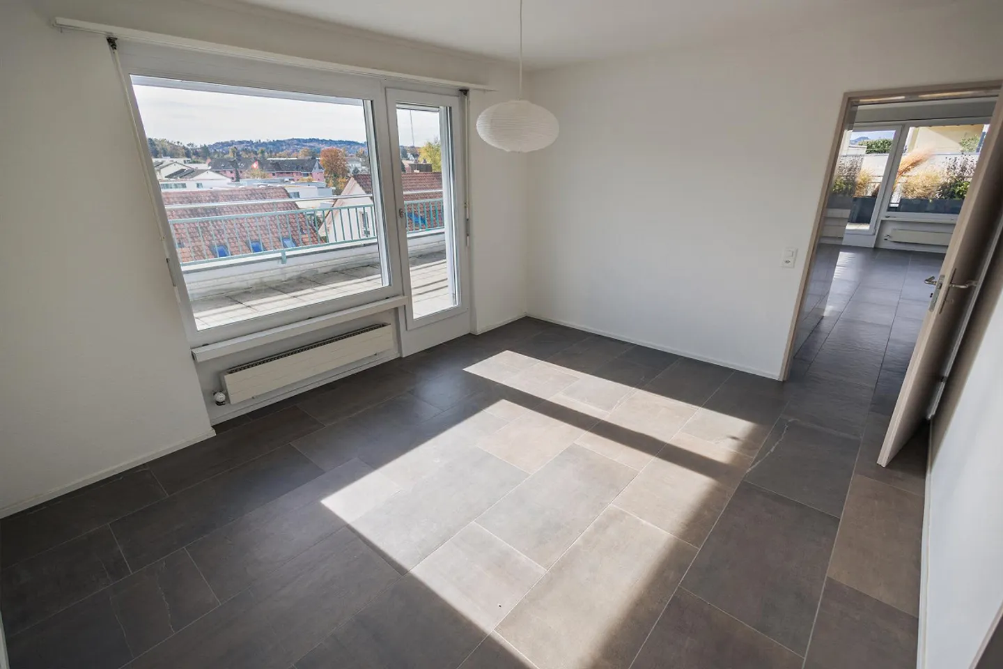 Appartement en attique de 3,5 pièces avec grande terrasse à Rütihof - Photo 9 sur 16