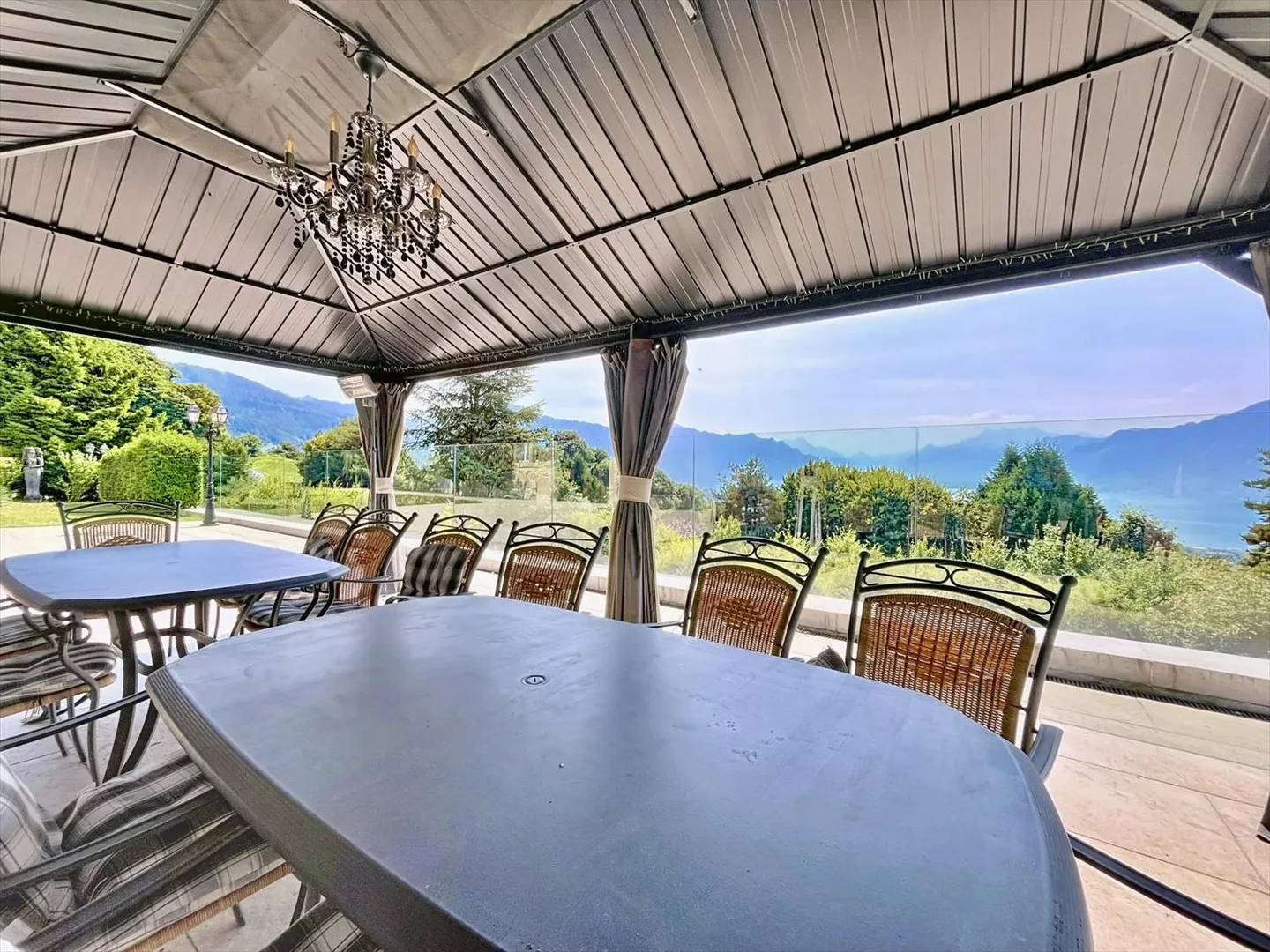 Property with panoramic views and rental income - Photo 5 of 12