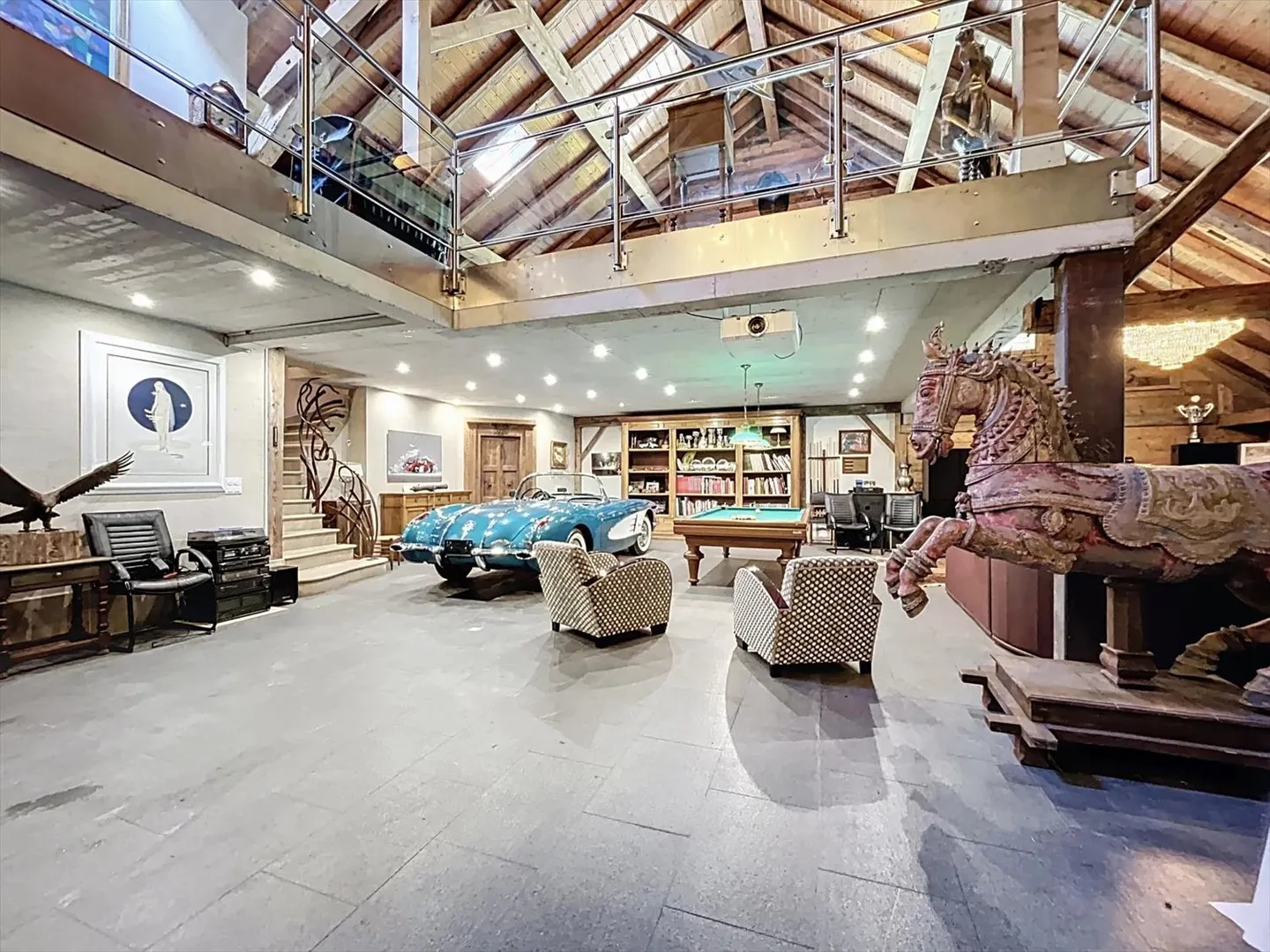 Property with panoramic views and rental income - Photo 6 of 12