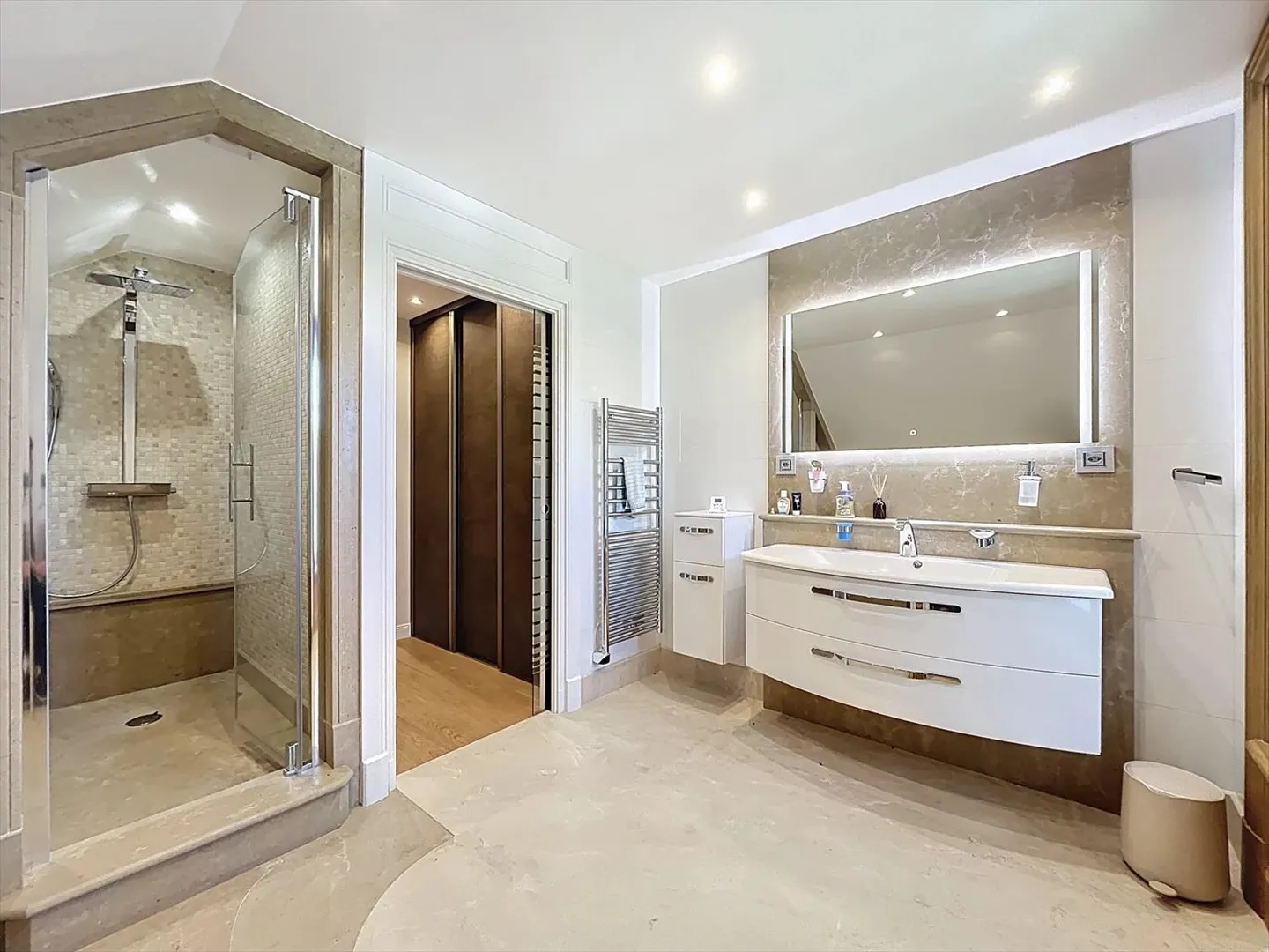 Property with panoramic views and rental income - Photo 10 of 12