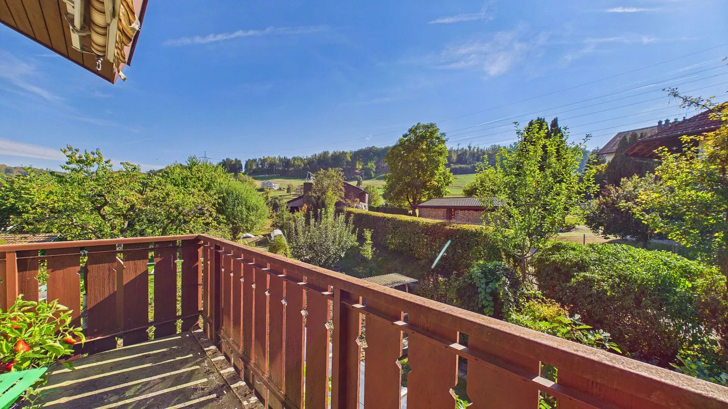 Single-family house on 1,472 m² plot in Böbikon - Photo 8 of 11