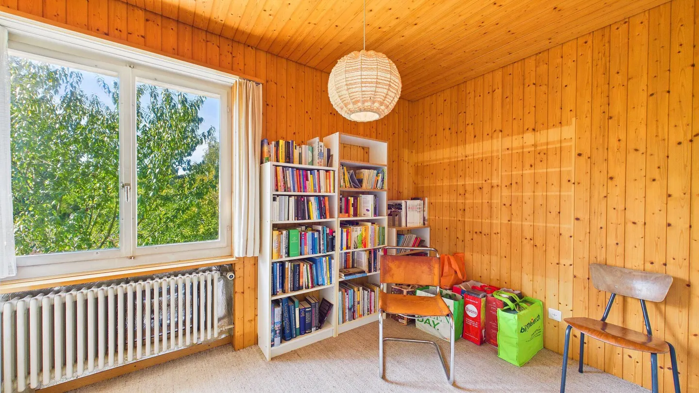 Single-family house on 1,472 m² plot in Böbikon - Photo 9 of 11