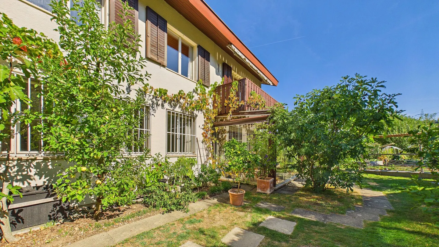Single-family house on 1,472 m² plot in Böbikon - Photo 10 of 11