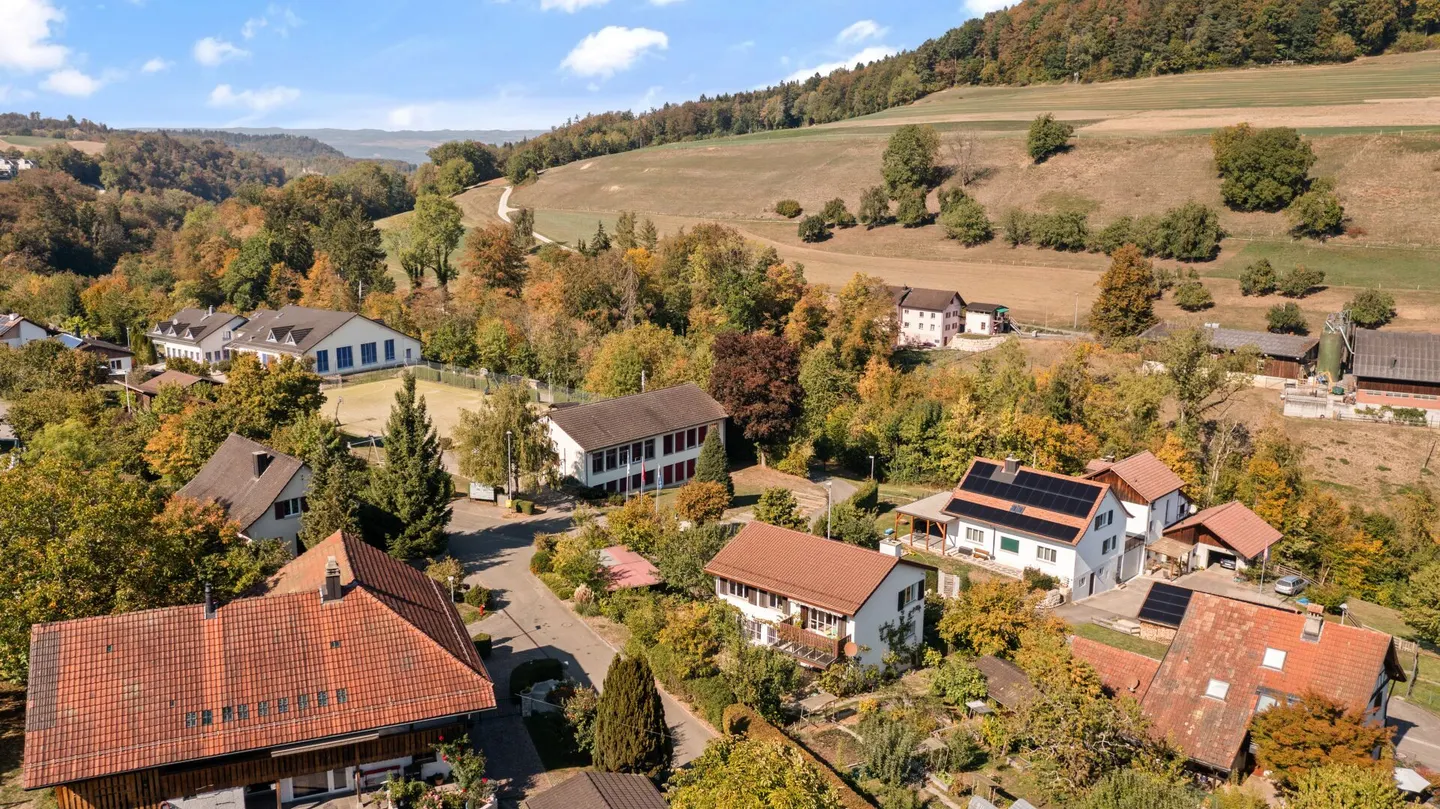 Single-family house on 1,472 m² plot in Böbikon - Photo 11 of 11
