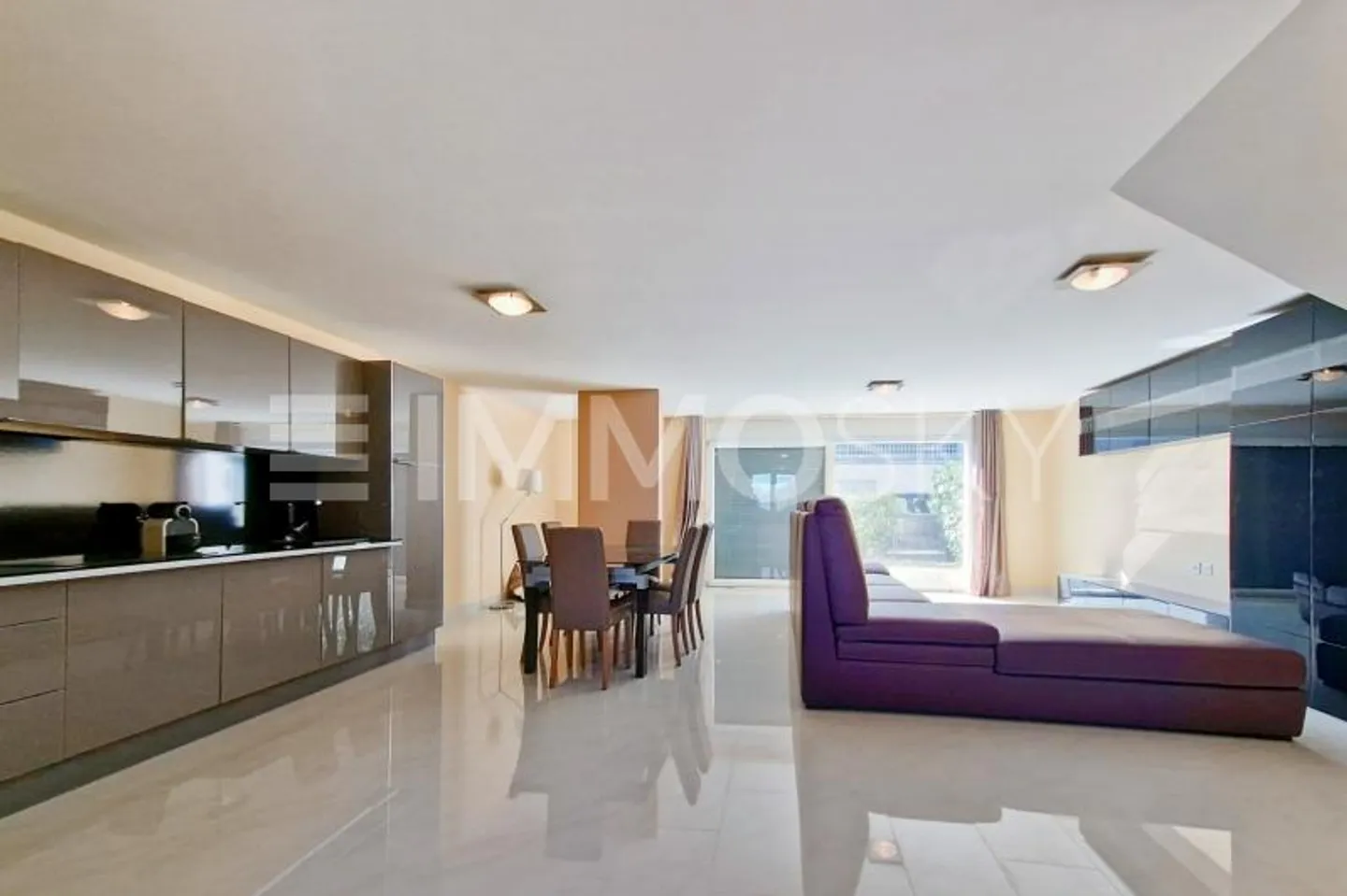 Ufficio di 80m² a Perroy - Foto 2 di 5