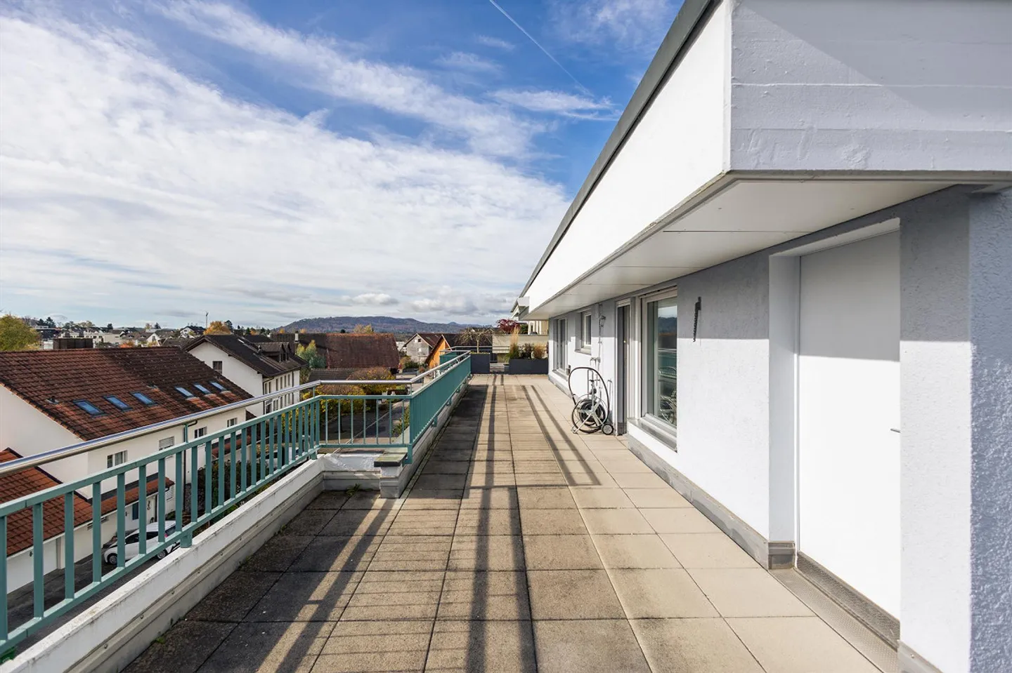 Appartement en attique de 3,5 pièces avec grande terrasse à Rütihof - Photo 14 sur 16