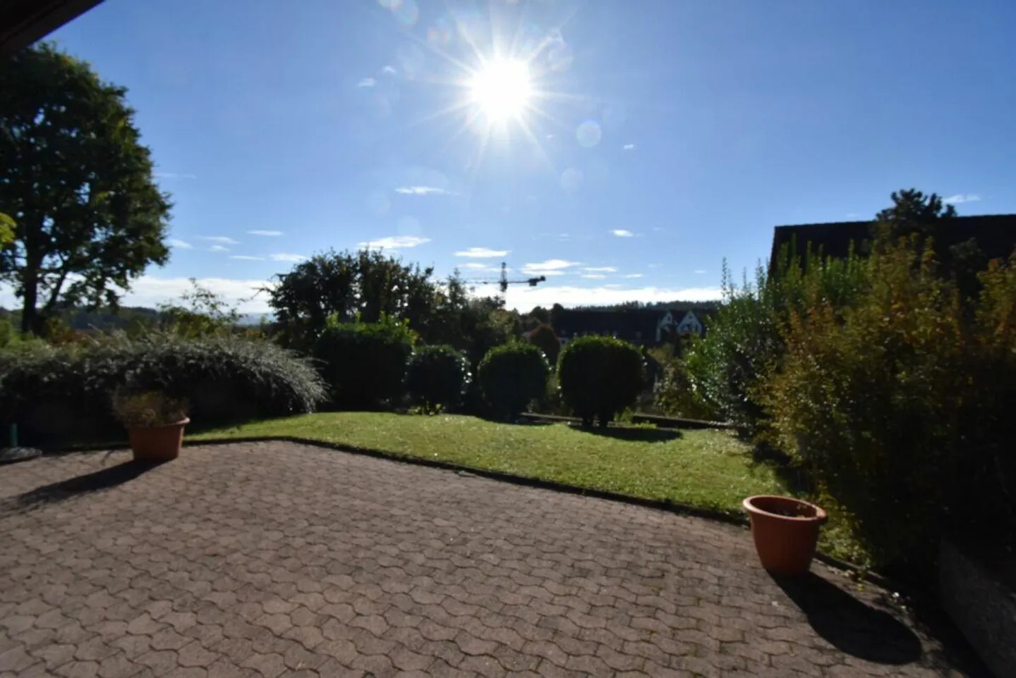 Charming Corner House with Mountain View - Photo 5 of 10
