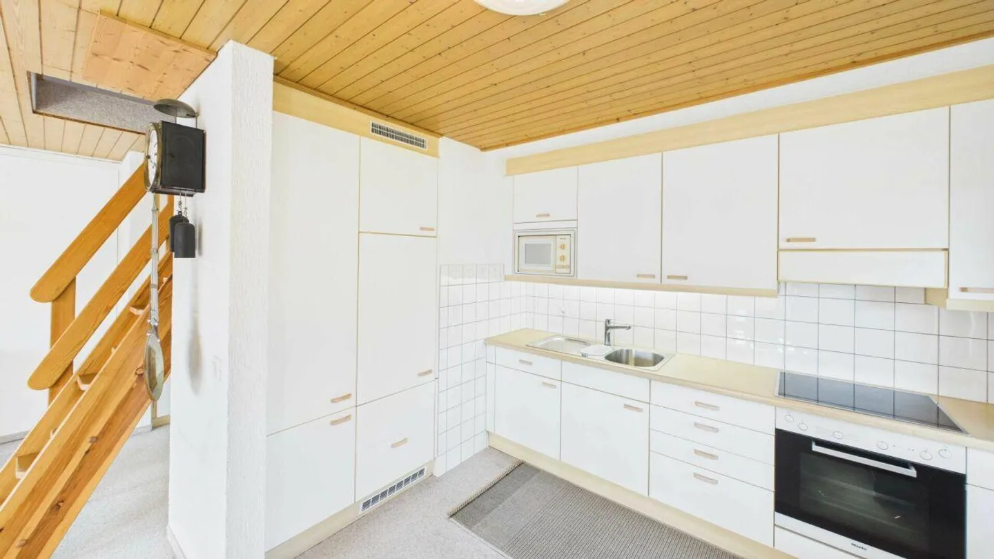 Charming Corner House with Mountain View - Photo 6 of 10