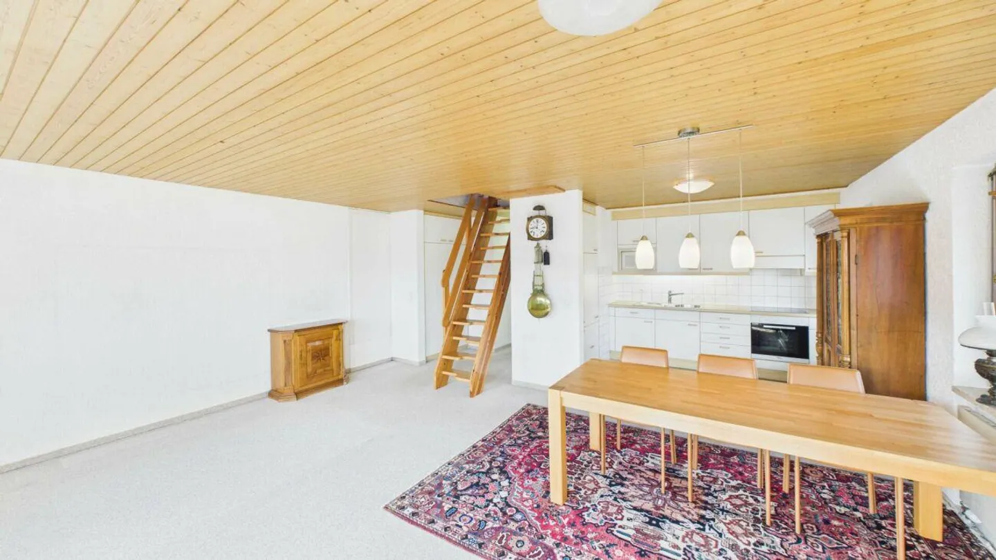 Charming Corner House with Mountain View - Photo 7 of 10